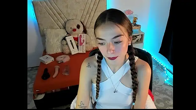Mia Victoria22 online show from July 24, 2026, 2:20 am
