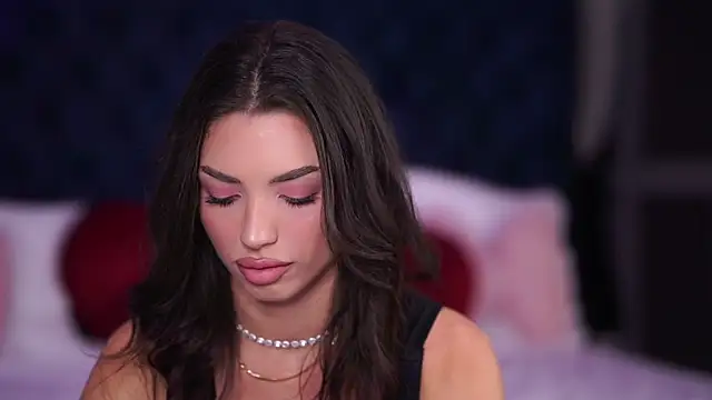 Snapshot of LalaRoze chatting on November 12, 2025, 7:57 pm LalaRoze online show from November 12, 2025, 7:57 pm