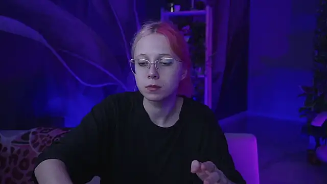 Snapshot of SakuraBliss chatting on October 3, 2025, 3:09 pm SakuraBliss online show from October 3, 2025, 3:09 pm