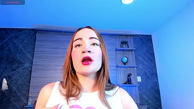 MadisonAnngel online show from November 25, 2025, 9:04 pm