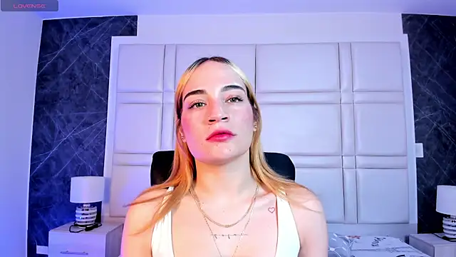 MadisonAnngel online show from March 18, 2026, 8:45 pm