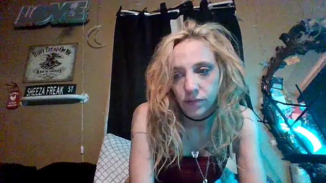 Snapshot of flavi1996 chatting on October 6, 2025, 5:43 pm flavi1996 online show from October 6, 2025, 5:43 pm