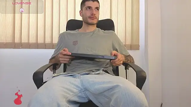 Snapshot of Rafael_Mendezz chatting on May 27, 2026, 9:01 pm Rafael Mendezz online show from May 27, 2026, 9:01 pm