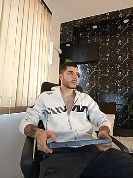 Snapshot of Rafael_Mendezz chatting on June 23, 2026, 7:45 pm Rafael Mendezz online show from June 23, 2026, 7:45 pm