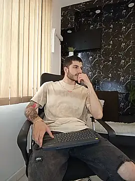 Snapshot of Rafael_Mendezz chatting on July 2, 2026, 8:04 pm Rafael Mendezz online show from July 2, 2026, 8:04 pm