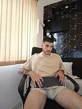 Snapshot of Rafael_Mendezz chatting on July 12, 2026, 8:22 pm Rafael Mendezz online show from July 12, 2026, 8:22 pm