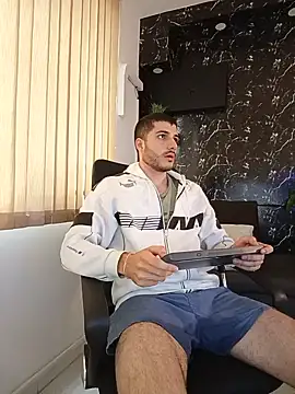 Snapshot of Rafael_Mendezz chatting on July 23, 2026, 7:45 pm Rafael Mendezz online show from July 23, 2026, 7:45 pm