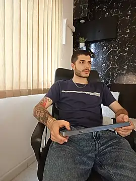 Snapshot of Rafael_Mendezz chatting on July 28, 2026, 8:34 pm Rafael Mendezz online show from July 28, 2026, 8:34 pm