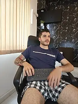 Snapshot of Rafael_Mendezz chatting on July 28, 2026, 8:52 pm Rafael Mendezz online show from July 28, 2026, 8:52 pm