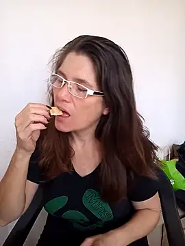 Merida2276 online show from November 15, 2025, 12:02 pm