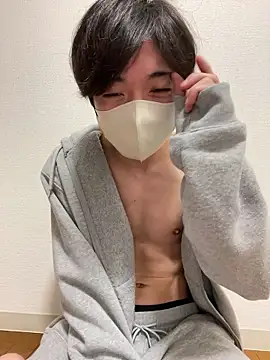 Snapshot of Yuma0718 chatting on February 14, 2026, 12:24 pm Yuma0718 online show from February 14, 2026, 12:24 pm