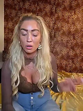 lotteliefde1 online show from September 13, 2025, 9:03 pm