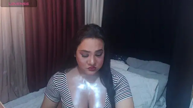 Hotcum ella online show from July 1, 2026, 12:01 am