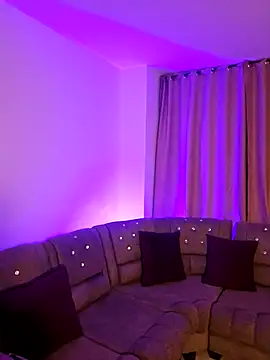 AliishaPss online show from November 12, 2025, 7:31 am