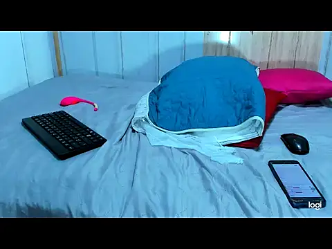 Snapshot of afroditoo chatting on November 12, 2025, 12:22 am afroditoo online show from November 12, 2025, 12:22 am