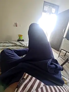 Snapshot of YoursThickDick chatting on September 19, 2025, 4:14 am YoursThickDick online show from September 19, 2025, 4:14 am