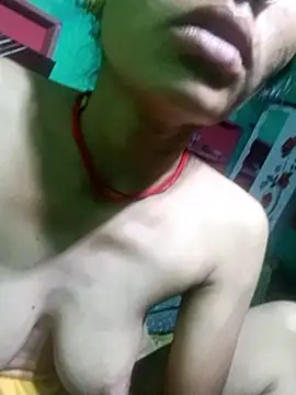 Snapshot of Shreya-couple chatting on September 28, 2025, 1:05 pm Shreya-couple online show from September 28, 2025, 1:05 pm