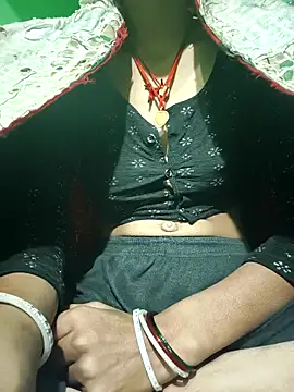 Snapshot of Shreya-couple chatting on November 17, 2025, 1:33 am Shreya-couple online show from November 17, 2025, 1:33 am