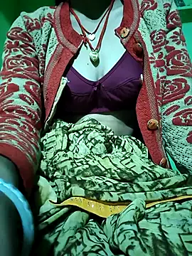 Snapshot of Shreya-couple chatting on November 18, 2025, 1:11 am Shreya-couple online show from November 18, 2025, 1:11 am