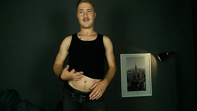 Snapshot of Mr_At_ chatting on September 18, 2025, 7:32 am Mr At online show from September 18, 2025, 7:32 am