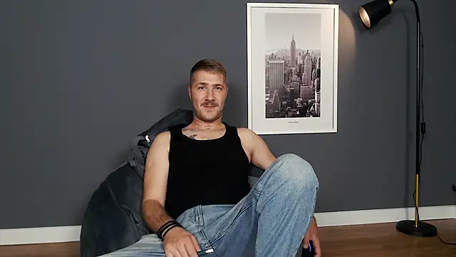 Snapshot of Mr_At_ chatting on September 23, 2025, 8:06 am Mr At online show from September 23, 2025, 8:06 am