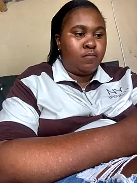 Snapshot of AssieLindy95 chatting on November 25, 2025, 10:48 am AssieLindy95 online show from November 25, 2025, 10:48 am