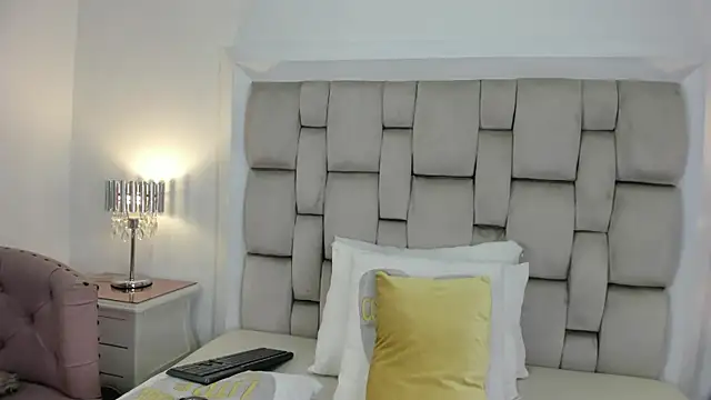 Snapshot of frehia_dimou chatting on July 22, 2026, 11:35 am frehia dimou online show from July 22, 2026, 11:35 am
