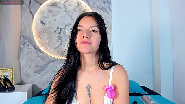 RoxanaBorns  online show from November 13, 2025, 12:26 pm