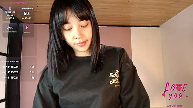 Snapshot of Hanna_Lee__ chatting on March 31, 2026, 5:02 pm Hanna Lee online show from March 31, 2026, 5:02 pm