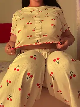 Snapshot of OnlyRima chatting on September 17, 2025, 9:27 pm OnlyRima online show from September 17, 2025, 9:27 pm