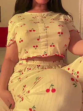 Snapshot of OnlyRima chatting on October 4, 2025, 10:30 pm OnlyRima online show from October 4, 2025, 10:30 pm