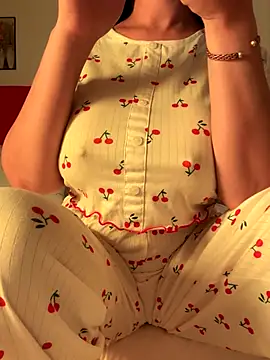 Snapshot of OnlyRima chatting on October 15, 2025, 12:00 am OnlyRima online show from October 15, 2025, 12:00 am