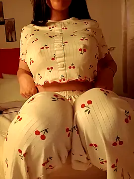 Snapshot of OnlyRima chatting on October 18, 2025, 10:32 pm OnlyRima online show from October 18, 2025, 10:32 pm