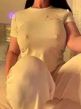 Snapshot of OnlyRima chatting on October 20, 2025, 1:22 pm OnlyRima online show from October 20, 2025, 1:22 pm