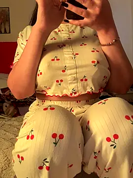 Snapshot of OnlyRima chatting on November 29, 2025, 10:40 am OnlyRima online show from November 29, 2025, 10:40 am