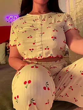 Snapshot of OnlyRima chatting on December 20, 2025, 11:28 am OnlyRima online show from December 20, 2025, 11:28 am