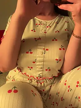 Snapshot of OnlyRima chatting on February 14, 2026, 9:55 pm OnlyRima online show from February 14, 2026, 9:55 pm