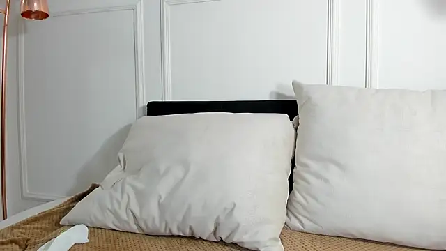 im Lorena online show from November 12, 2025, 8:08 pm