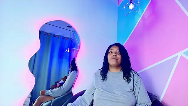 naomi campbel  online show from November 5, 2025, 9:04 pm