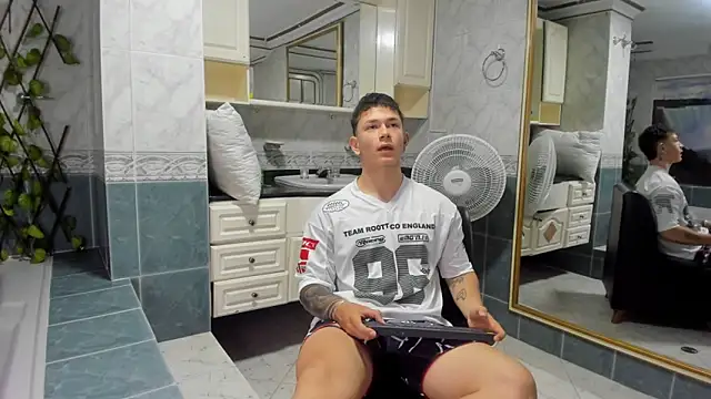 Thomas moon online show from September 11, 2025, 12:16 pm