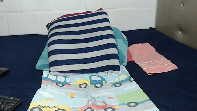 Snapshot of blondehotsquirt chatting on September 27, 2025, 5:01 am blondehotsquirt online show from September 27, 2025, 5:01 am