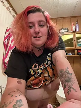 Snapshot of vanessraine chatting on December 16, 2025, 9:47 am vanessraine online show from December 16, 2025, 9:47 am