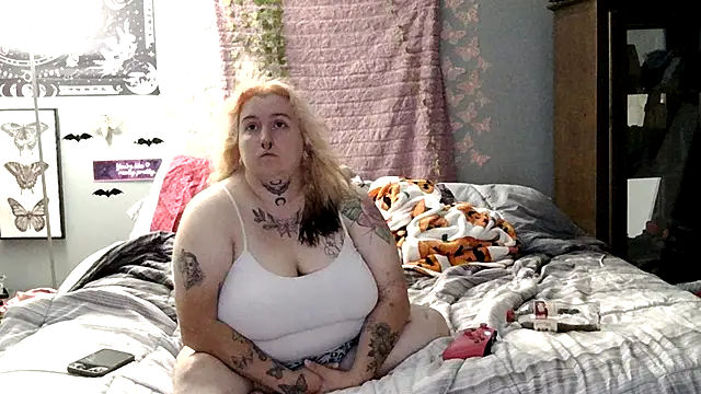 Snapshot of vanessraine chatting on June 17, 2026, 1:52 am vanessraine online show from June 17, 2026, 1:52 am