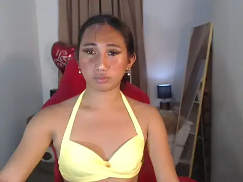 JuicyliciousBabe online show from May 6, 2026, 6:35 pm