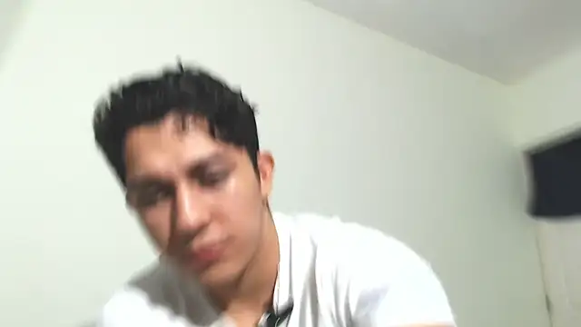 Snapshot of Penelope77 chatting on October 3, 2025, 6:21 am Penelope77 online show from October 3, 2025, 6:21 am