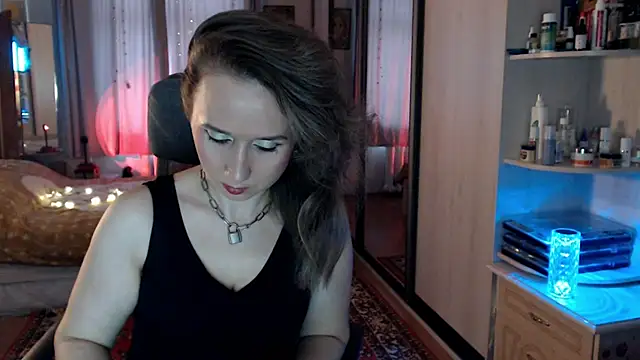 ClassyInna online show from November 11, 2025, 8:36 am