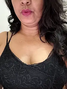 Snapshot of CUTE-PX chatting on May 5, 2026, 3:36 am CUTE-PX online show from May 5, 2026, 3:36 am