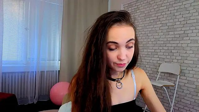 Snapshot of EllaSteele chatting on September 18, 2025, 1:35 pm EllaSteele online show from September 18, 2025, 1:35 pm