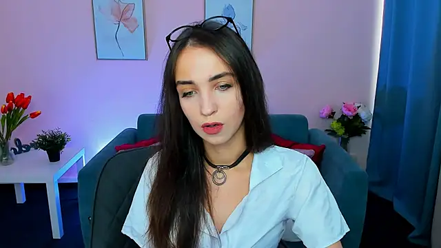 EllaSteele online show from September 19, 2025, 1:45 pm