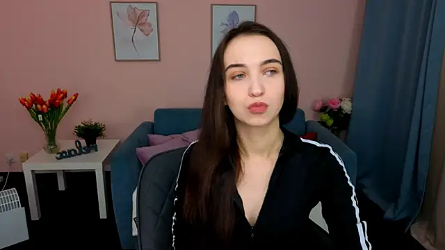 EllaSteele online show from October 19, 2025, 8:53 pm